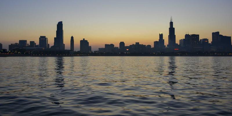 从在线漫画到宇宙构建：漫画连载如何通过跨媒介叙事打造超级IP世界观