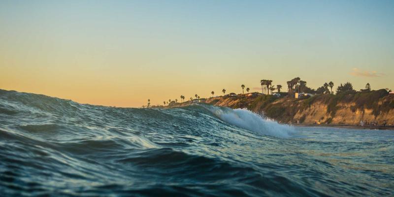 在线漫画新体验：弹幕、评论与彩蛋如何重塑漫画阅读与动漫讨论生态